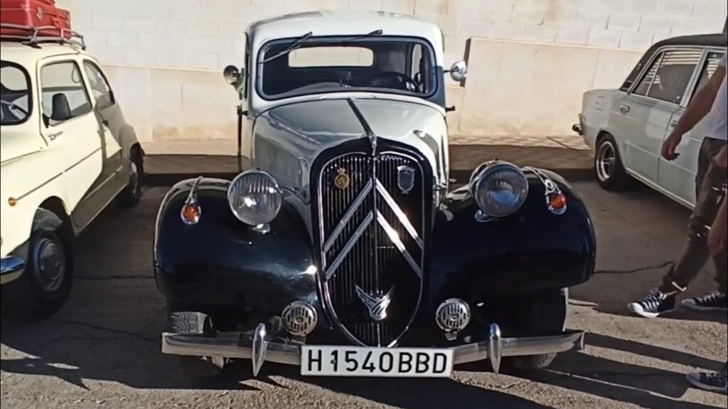 Citröen Track Avant. Coche antiguo restaurado. Recambios y piezas